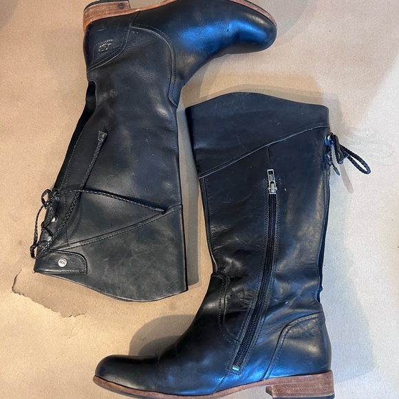 UGG Australia Women’s Black Leather Riding Boots Zip & Ties Shearling Sole US 7 - Picture 5 of 13